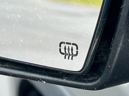 Used 2019 Jeep Cherokee Latitude Plus AWD/4WD image 38