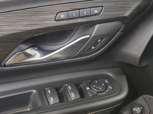 Used 2018 GMC Terrain SLT w/ Preferred Package image 25