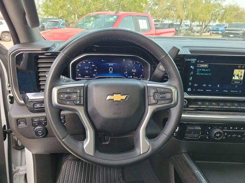 Used 2024 Chevrolet Silverado 2500 LTZ w/ LTZ Convenience Package image 15