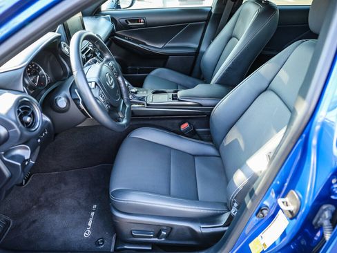 Used 2025 Lexus IS 300 image 9