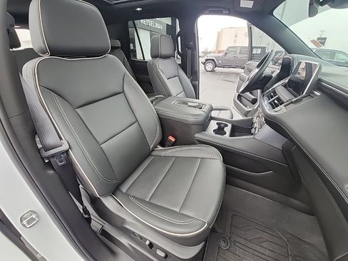 Certified 2024 GMC Yukon SLT w/ SLT Premium Package image 18