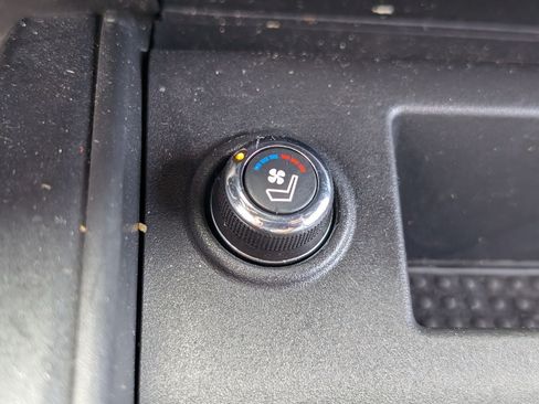 Used 2024 Nissan Titan PRO-4X w/ Pro-4x Convenience Package AWD/4WD image 20