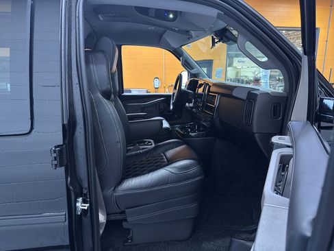 New 2026 GMC Savana 2500 w/ Driver Convenience Package RWD image 20