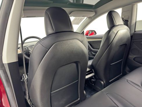 Used 2021 Tesla Model 3 Performance image 33