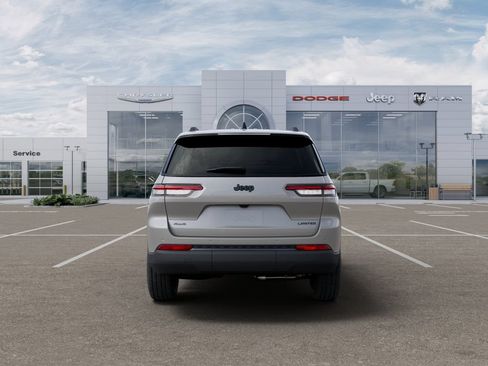 New 2025 Jeep Grand Cherokee L Limited w/ Black Appearance Package AWD/4WD image 8