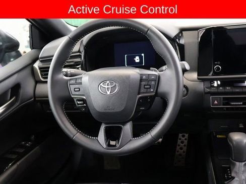 Used 2025 Toyota Camry SE image 17