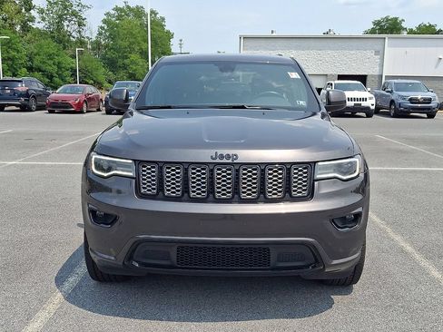 Used 2021 Jeep Grand Cherokee Laredo X AWD/4WD image 2