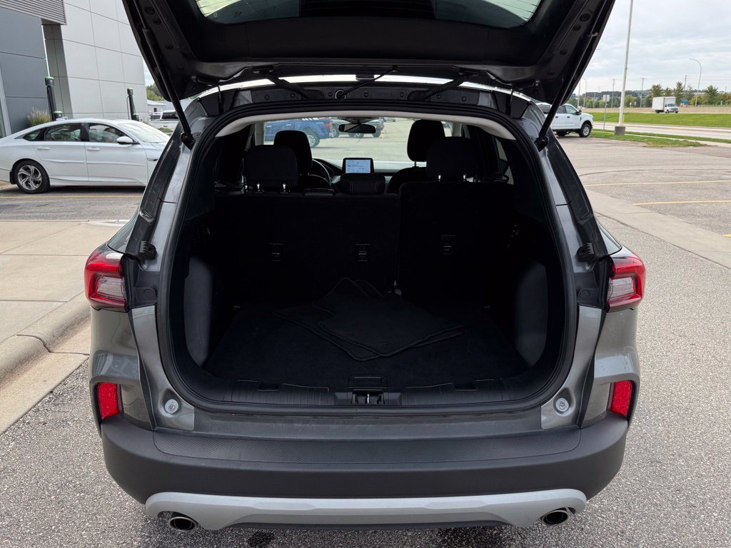 Used 2025 Ford Escape Active AWD/4WD image 48