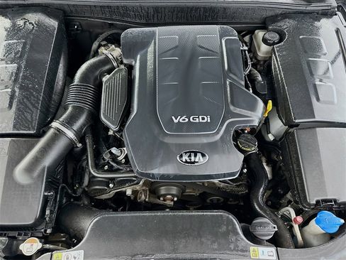 Used 2017 Kia K900 Premium image 31