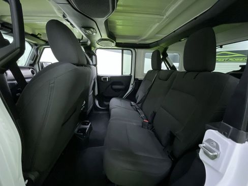 Used 2018 Jeep Wrangler Unlimited Sport S image 25