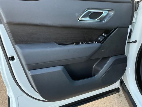 Used 2025 Land Rover Range Rover Velar S image 30