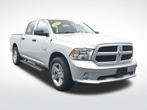 Used 2017 RAM 1500 Express AWD/4WD image 3