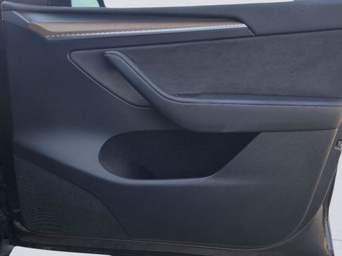 Used 2024 Tesla Model Y Long Range RWD image 20