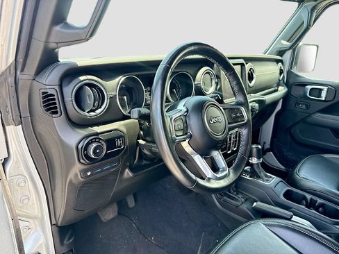 Used 2023 Jeep Wrangler Unlimited Sahara w/ Cold Weather Group AWD/4WD image 10