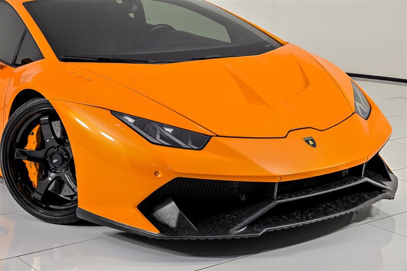 Used 2015 Lamborghini Huracan LP 610-4 AWD/4WD image 3