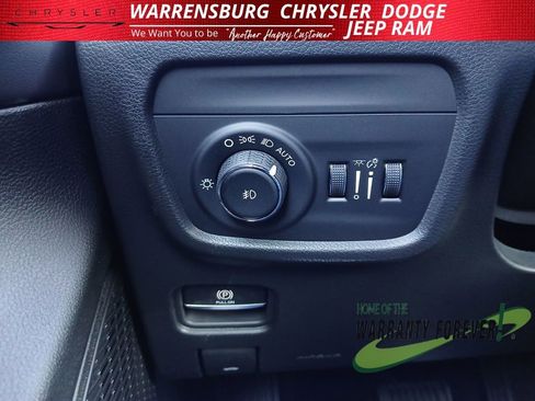 New 2025 Jeep Grand Cherokee L Limited w/ Luxury Tech Group II image 34