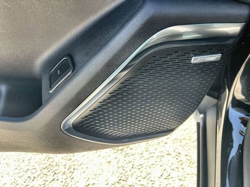 Used 2025 GMC Acadia Elevation image 23