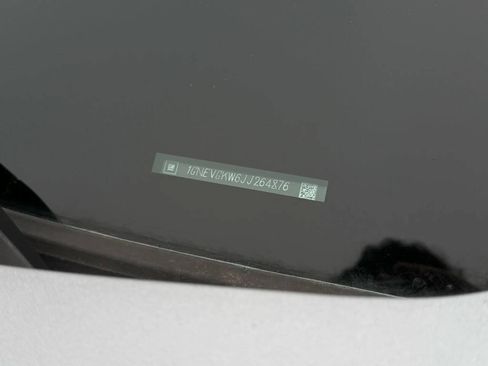 Used 2018 Chevrolet Traverse LT image 29