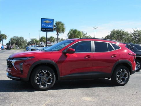 New 2026 Chevrolet Trax LT w/ Driver Confidence Package image 2