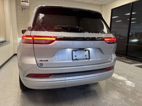 New 2026 Jeep Grand Cherokee Limited AWD/4WD image 17