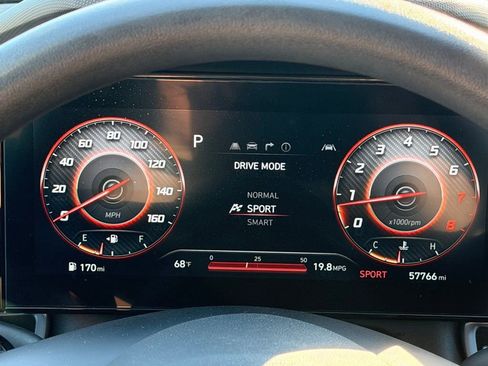 Used 2024 Hyundai Elantra SEL FWD image 19