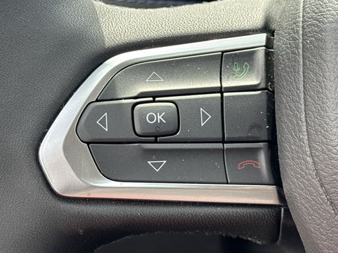 Used 2026 Jeep Compass Latitude AWD/4WD image 23