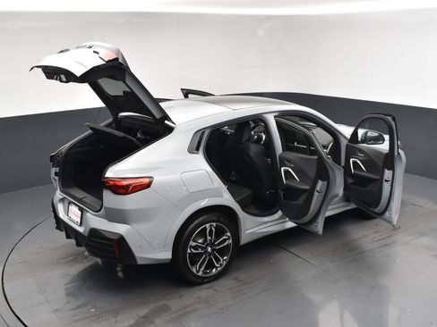 Used 2025 BMW X2 xDrive28i AWD/4WD image 25
