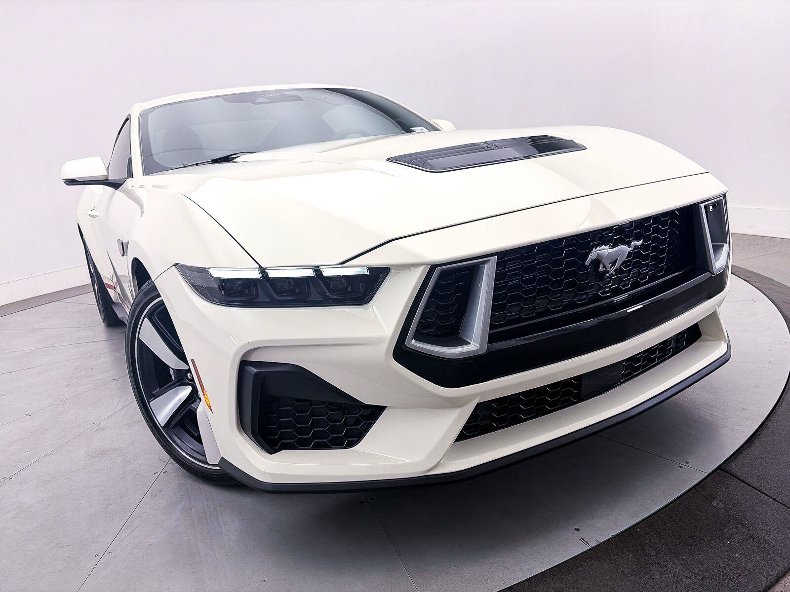 Used 2025 Ford Mustang GT Premium w/ 60th Anniversary Package RWD image 3