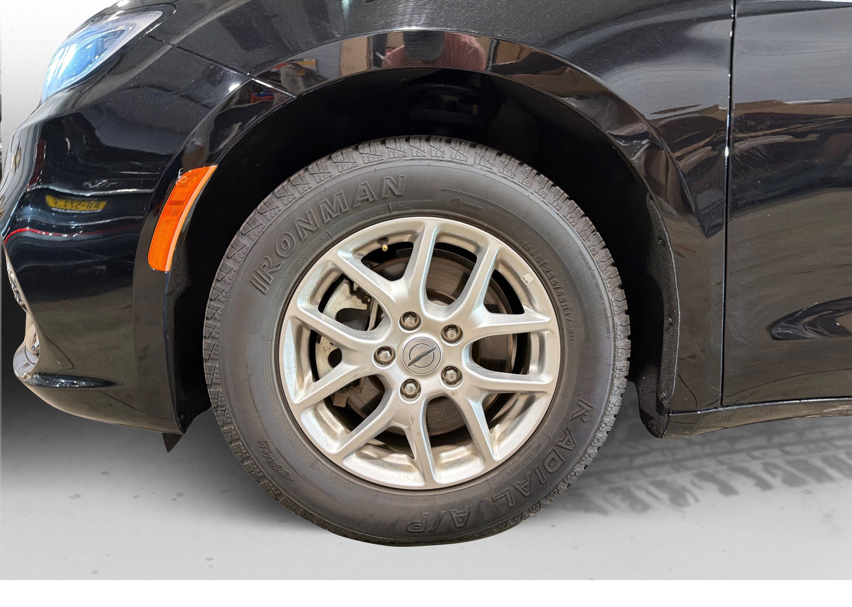 Used 2025 Chrysler Pacifica Select FWD image 49