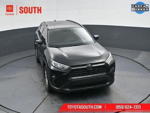 Used 2020 Toyota RAV4 XLE Premium image 50