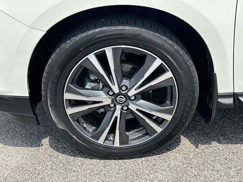Used 2018 Nissan Pathfinder Platinum FWD image 24
