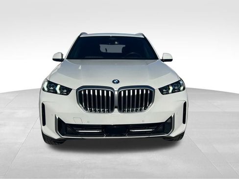 Used 2025 BMW X5 xDrive50e image 9
