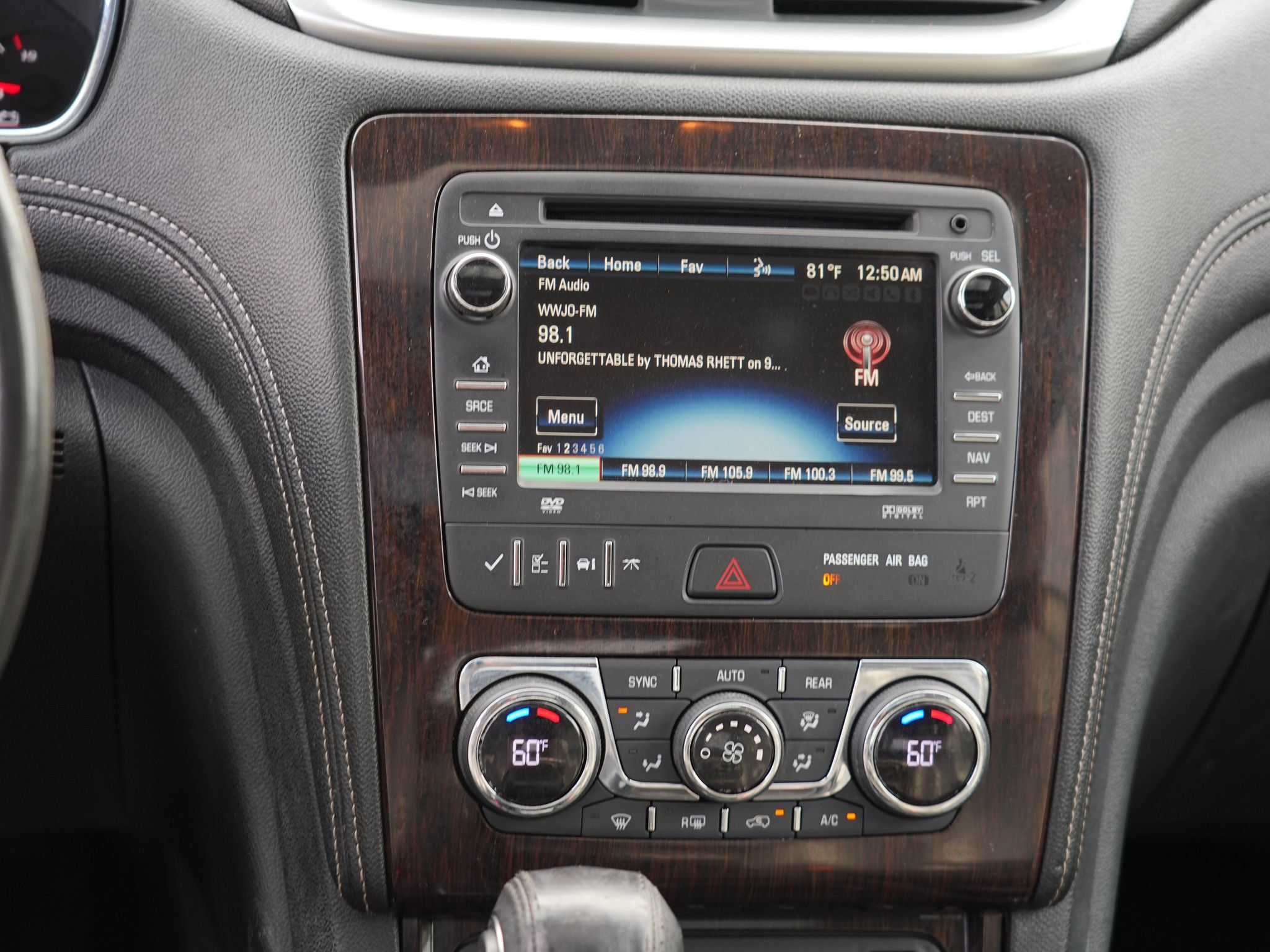Used 2016 Chevrolet Traverse LT AWD/4WD image 23