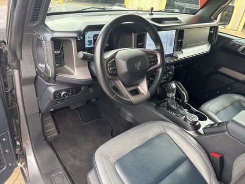 Used 2023 Ford Bronco Outer Banks image 11