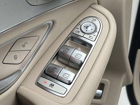 Used 2022 Mercedes-Benz GLC 300 image 25