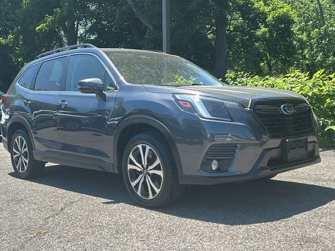 Used 2023 Subaru Forester Limited AWD/4WD image 1