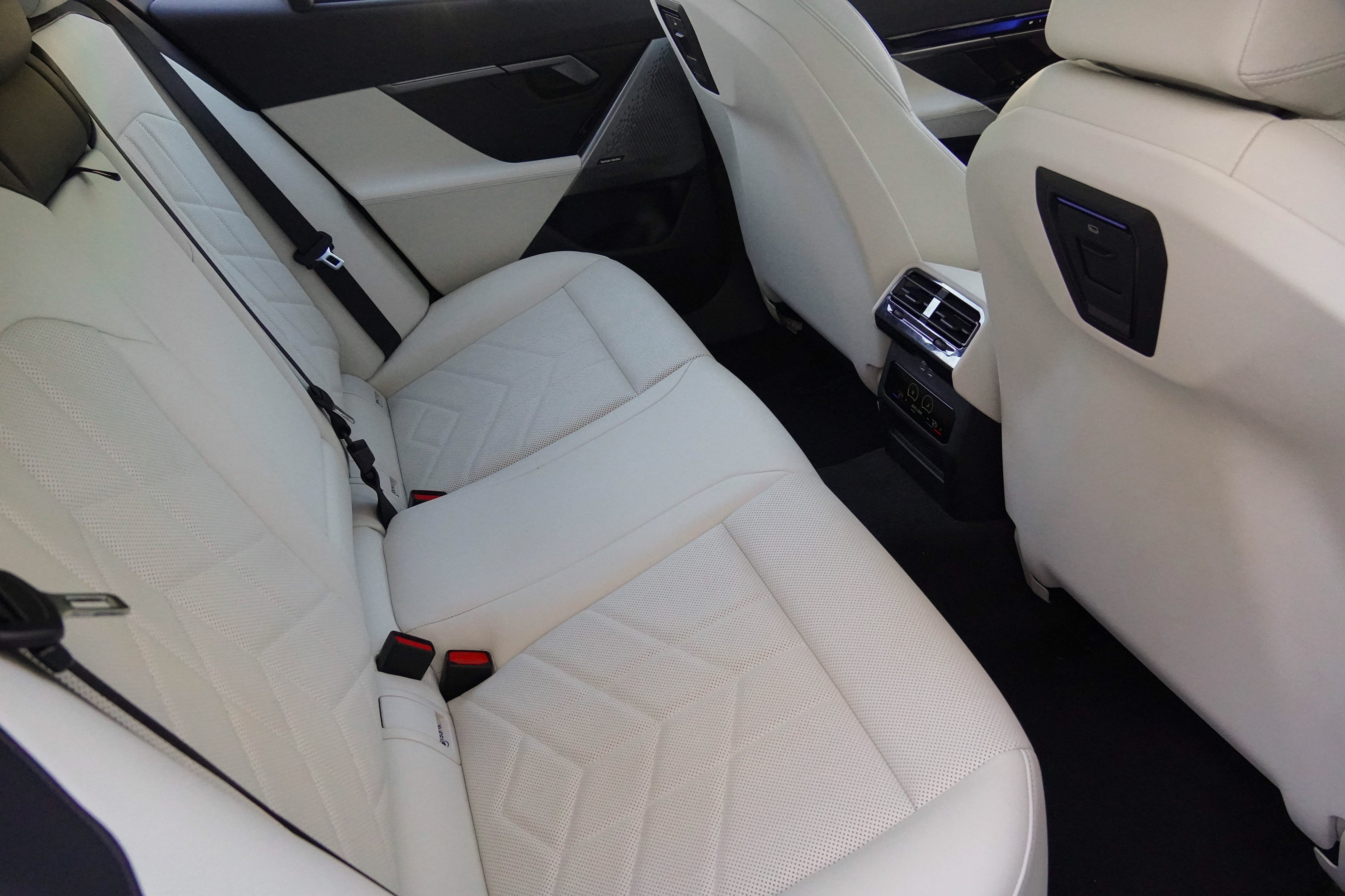 Certified 2026 BMW 540i xDrive AWD/4WD image 35