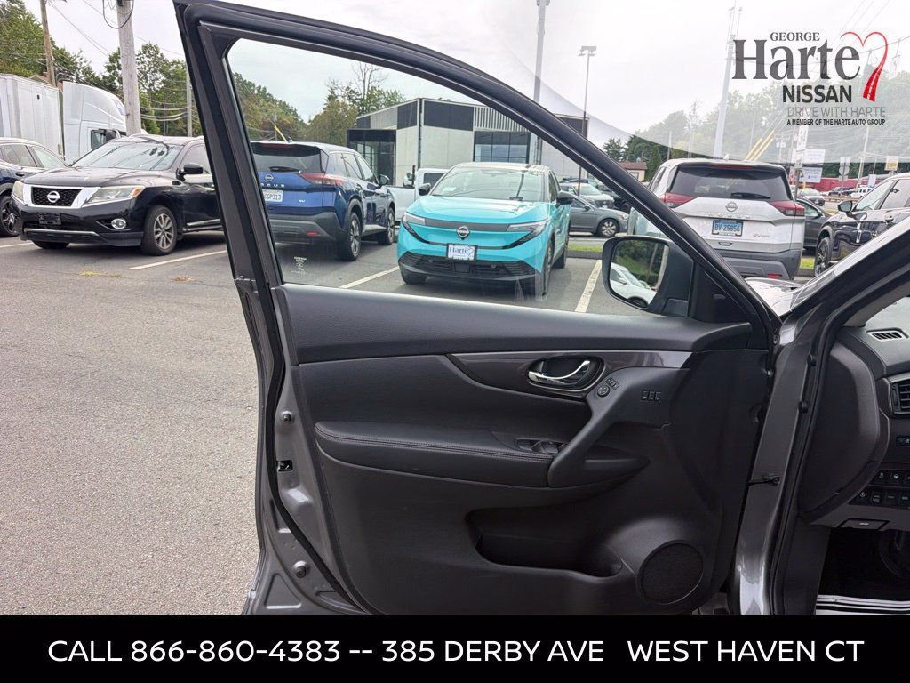 Certified 2020 Nissan Rogue SV w/ Premium Package AWD/4WD image 10