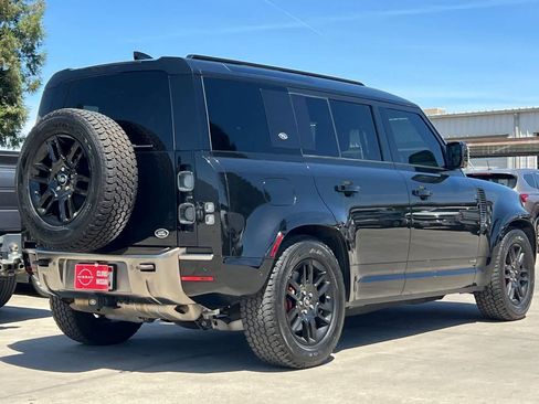 Used 2020 Land Rover Defender 110 X image 3