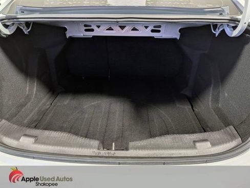 Used 2018 Chevrolet Cruze LT w/ Convenience Package FWD image 9