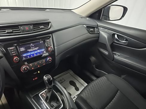 Used 2018 Nissan Rogue S AWD/4WD image 25