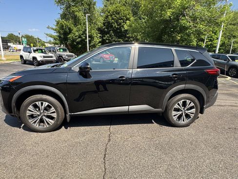 Used 2023 Nissan Rogue SV AWD/4WD image 4