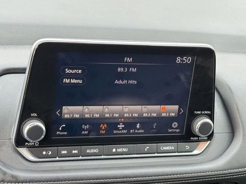 Used 2025 Nissan Rogue SV FWD image 13