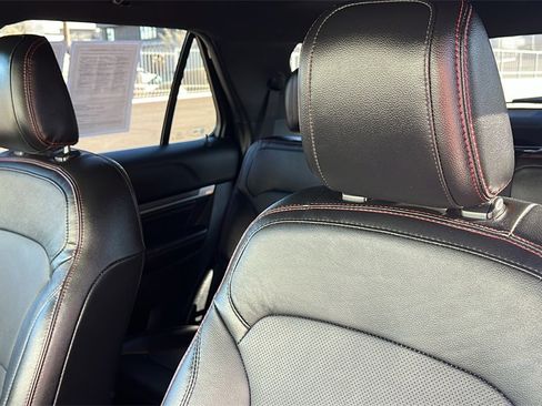 Certified 2018 Ford Explorer Sport image 12