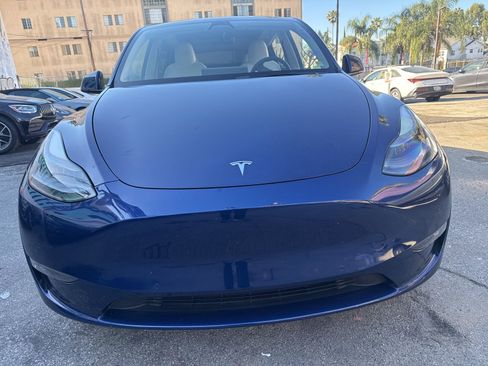 Used 2022 Tesla Model Y Performance image 15