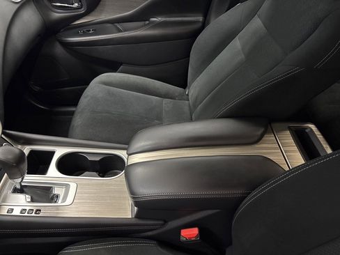 Used 2018 Nissan Murano S image 16