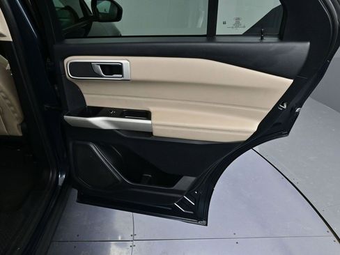 Certified 2022 Ford Explorer XLT w/ Class IV Trailer Tow Package image 26