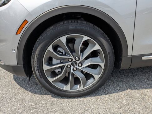 Certified 2023 Lincoln Nautilus Reserve w/ Equipment Group 201A image 14