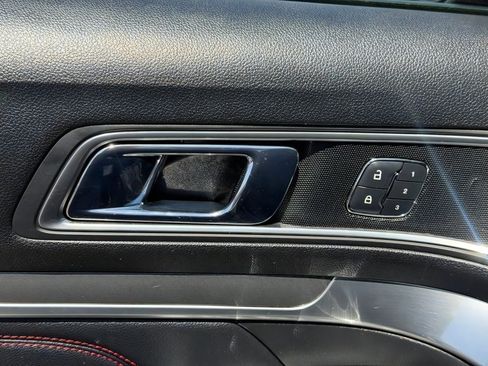 Used 2018 Ford Explorer Sport w/ Equipment Group 401A AWD/4WD image 18