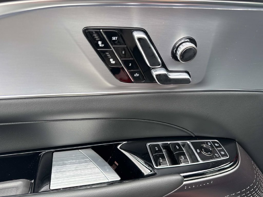 New 2027 Cadillac Lyriq Sport RWD image 19